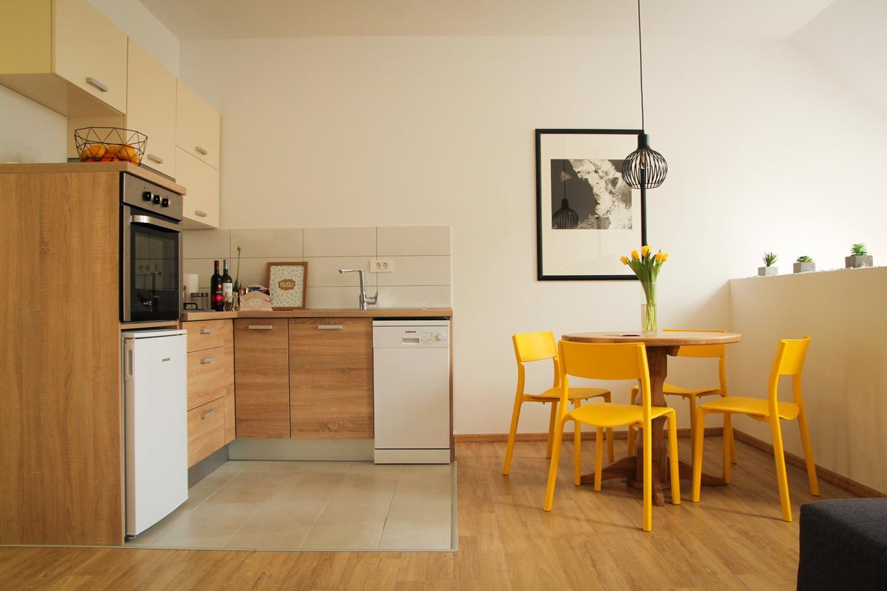 Apartmani Mursa โอซีเยก ภายนอก รูปภาพ