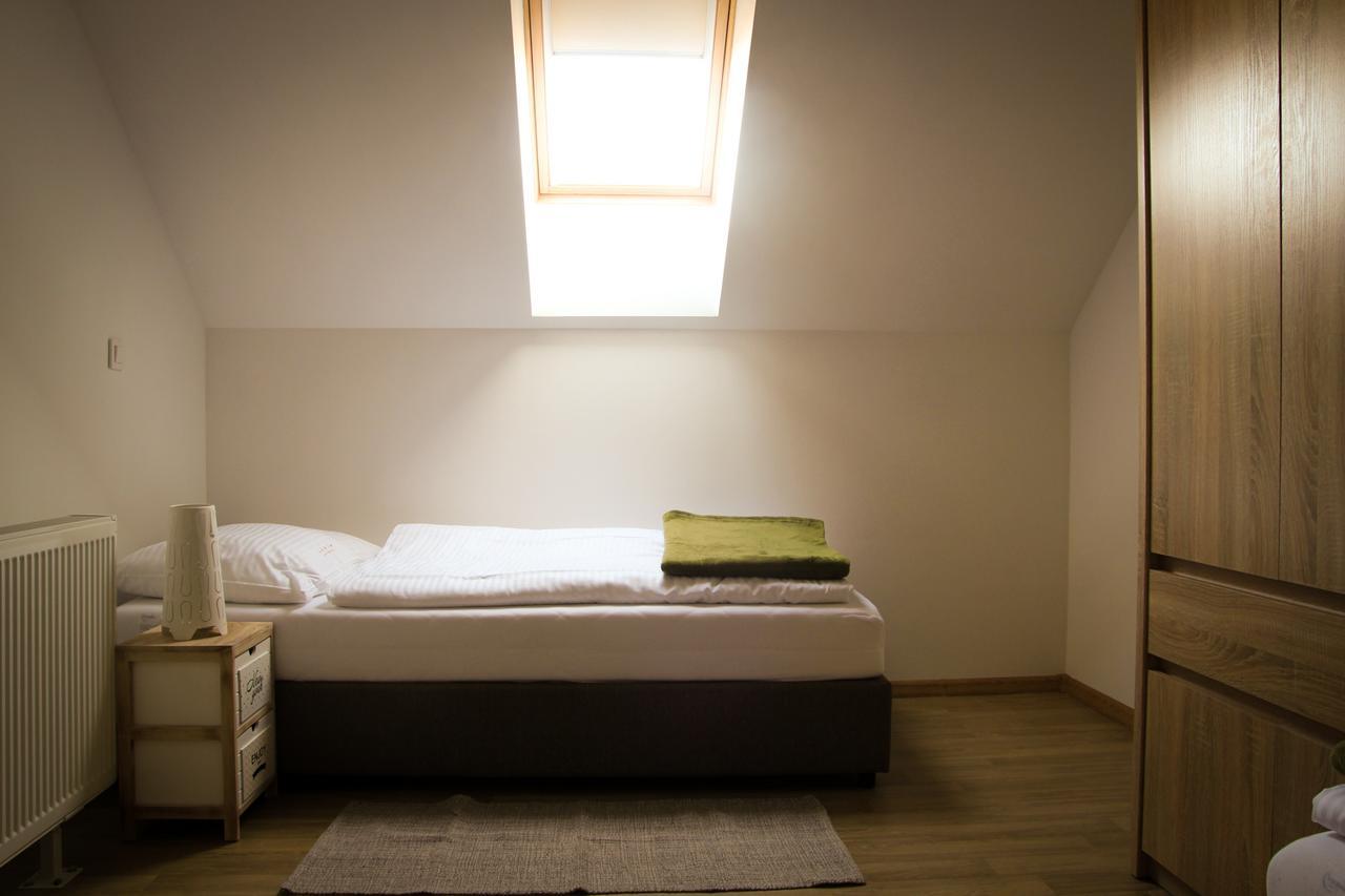 Apartmani Mursa โอซีเยก ภายนอก รูปภาพ