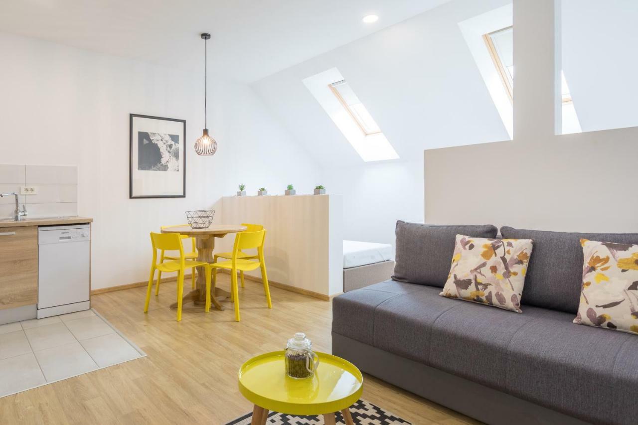 Apartmani Mursa โอซีเยก ภายนอก รูปภาพ