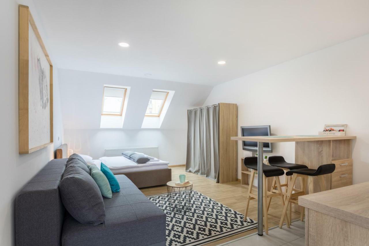 Apartmani Mursa โอซีเยก ภายนอก รูปภาพ