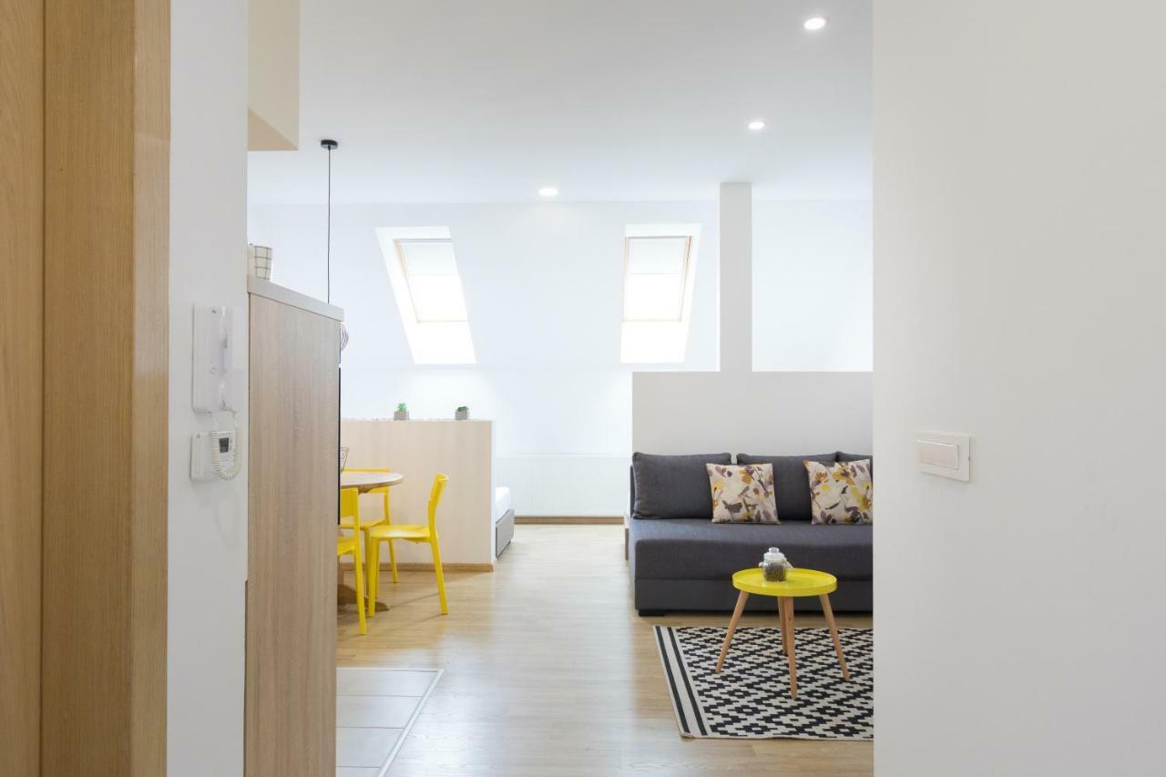 Apartmani Mursa โอซีเยก ภายนอก รูปภาพ